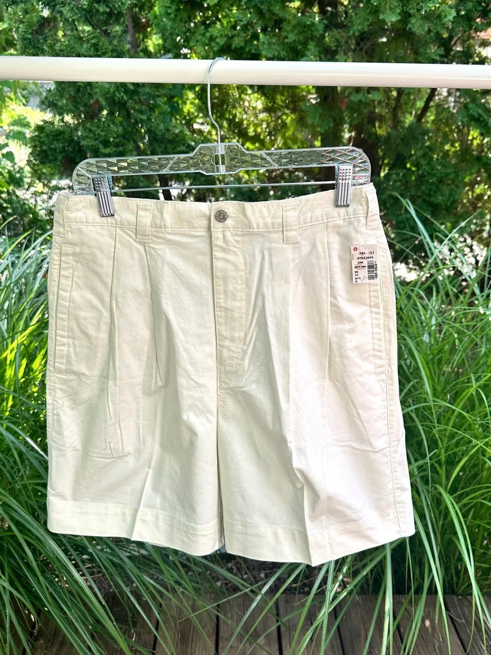 NWT Vintage Levi's Dockers Men's Off-White Flat Front Shorts Style 30479-2949